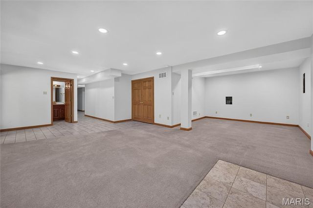 4 Woodford Place, St Charles, MO 63301