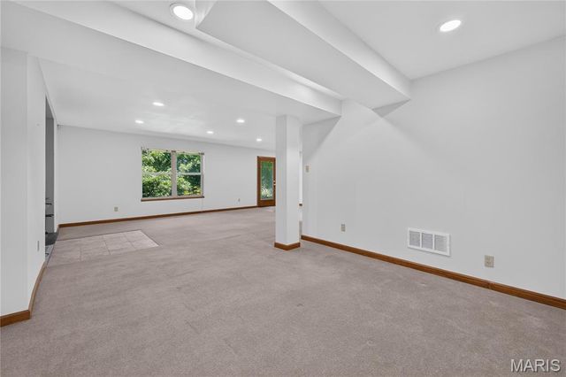 4 Woodford Place, St Charles, MO 63301