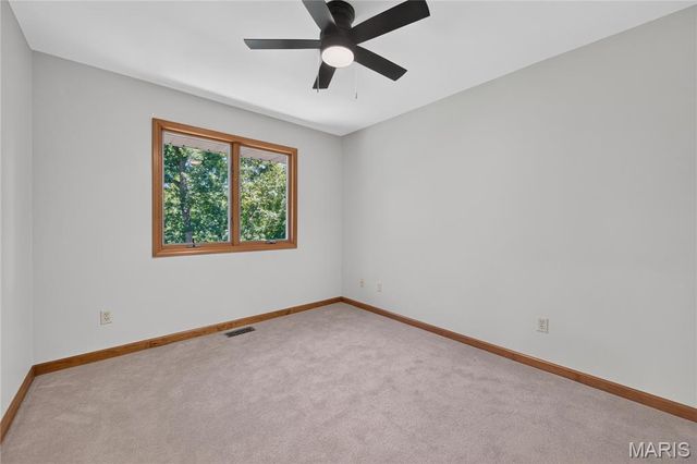 4 Woodford Place, St Charles, MO 63301