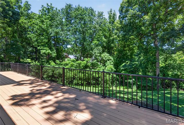 4 Woodford Place, St Charles, MO 63301
