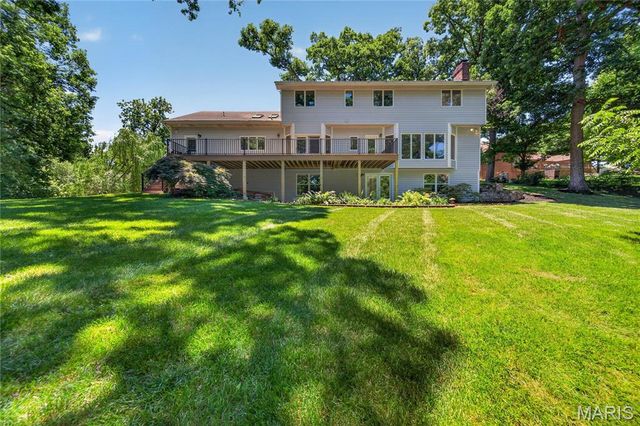 4 Woodford Place, St Charles, MO 63301