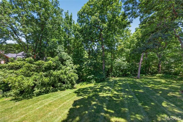 4 Woodford Place, St Charles, MO 63301