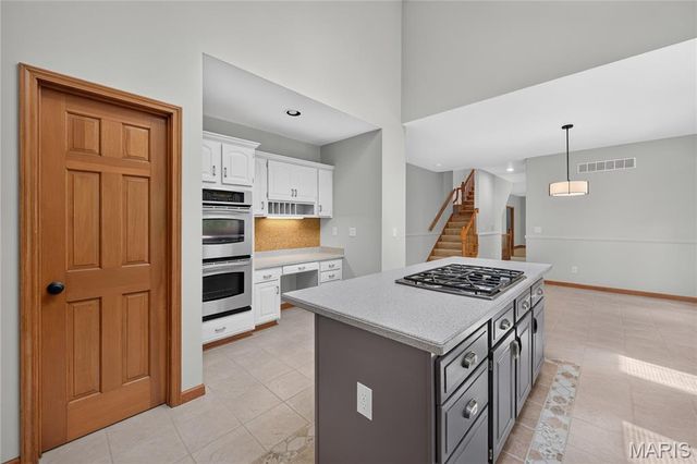 4 Woodford Place, St Charles, MO 63301
