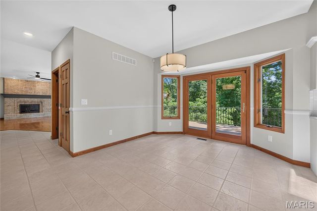 4 Woodford Place, St Charles, MO 63301