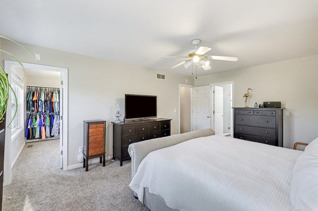 2228 Amsterdam Road, Villa Hills, KY 41017