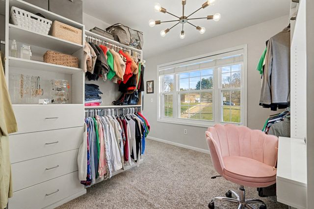 2228 Amsterdam Road, Villa Hills, KY 41017