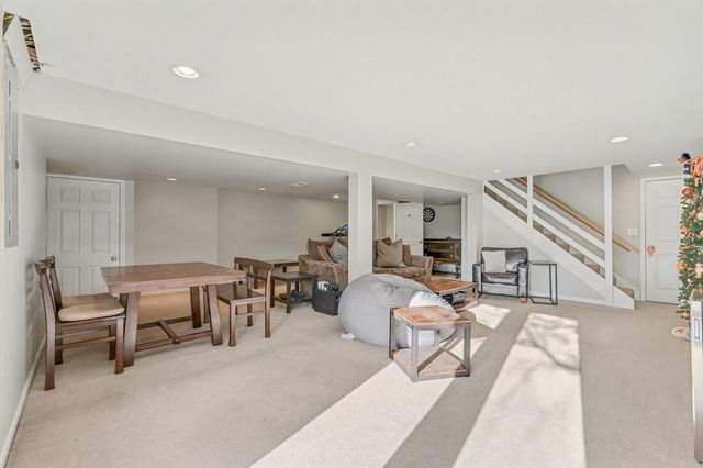 2228 Amsterdam Road, Villa Hills, KY 41017