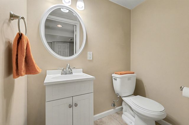 2228 Amsterdam Road, Villa Hills, KY 41017