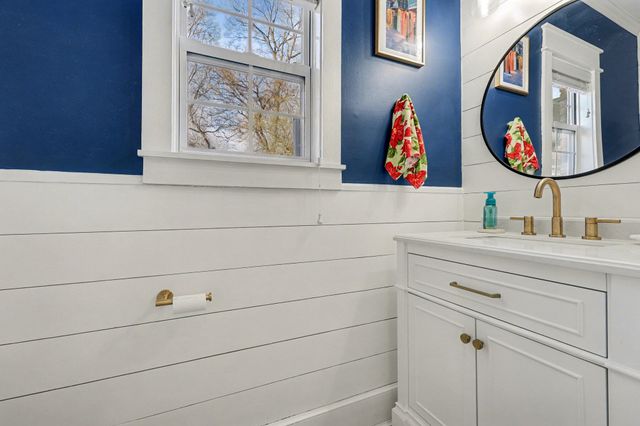 2228 Amsterdam Road, Villa Hills, KY 41017