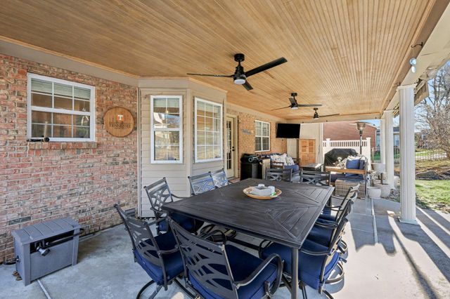 2228 Amsterdam Road, Villa Hills, KY 41017