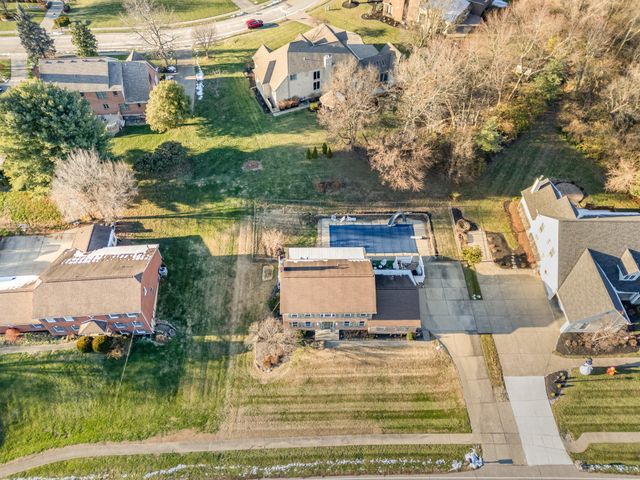 2228 Amsterdam Road, Villa Hills, KY 41017