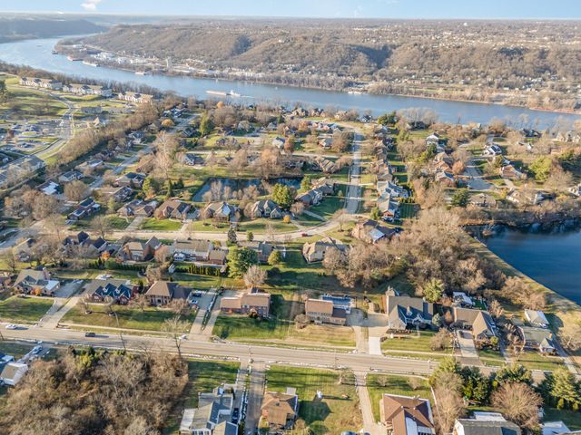 2228 Amsterdam Road, Villa Hills, KY 41017