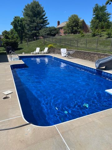 2228 Amsterdam Road, Villa Hills, KY 41017