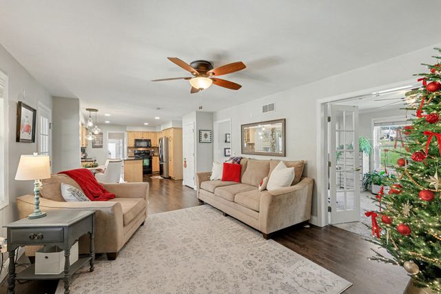 2228 Amsterdam Road, Villa Hills, KY 41017