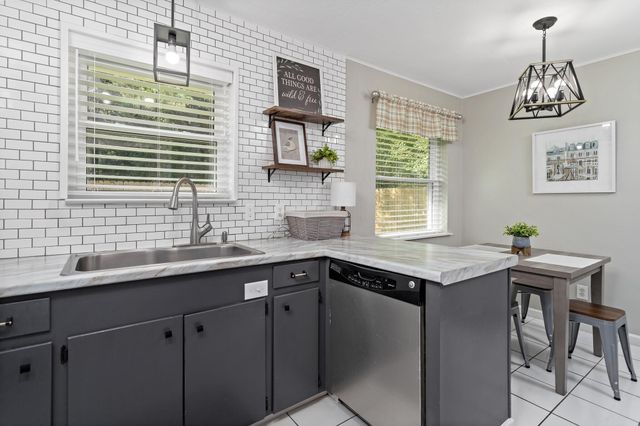 265 Beach Street, Vidor, TX 77662