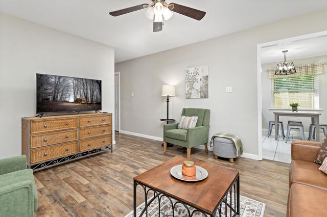 265 Beach Street, Vidor, TX 77662