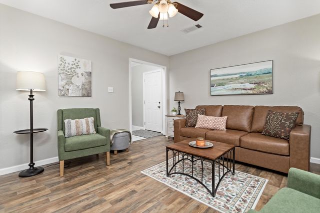 265 Beach Street, Vidor, TX 77662