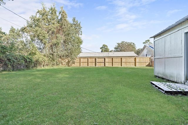 265 Beach Street, Vidor, TX 77662