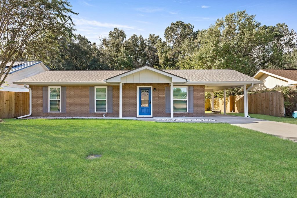 265 Beach Street, Vidor, TX 77662