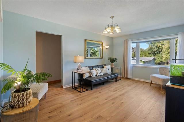 3257 NE Windward Street, Solon, IA 52333