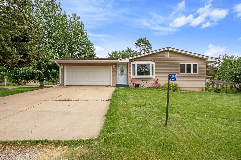 3257 NE Windward Street, Solon, IA 52333