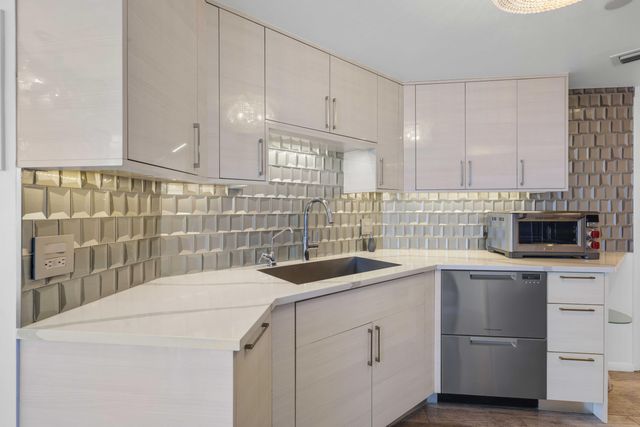 525 S Flagler Drive 16a, West Palm Beach, FL 33401