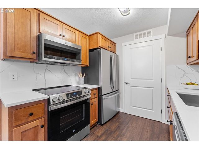 11215 Se CAUSEY Cir, Happy Valley, OR 97086