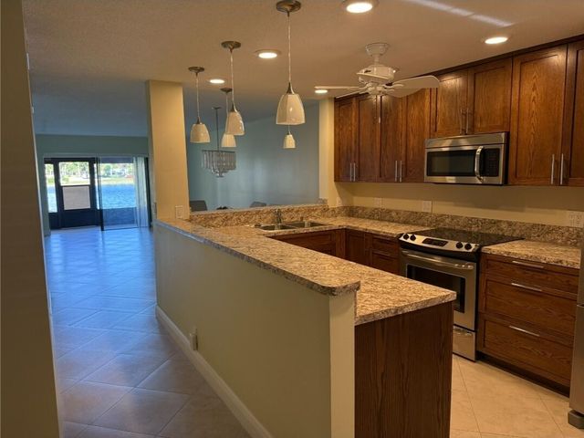 7892 Willow Spring Drive 1511, Lake Worth, FL 33467