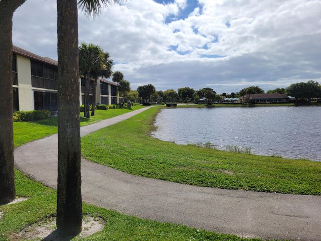 7892 Willow Spring Drive 1511, Lake Worth, FL 33467