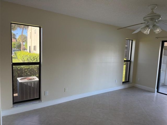 7892 Willow Spring Drive 1511, Lake Worth, FL 33467