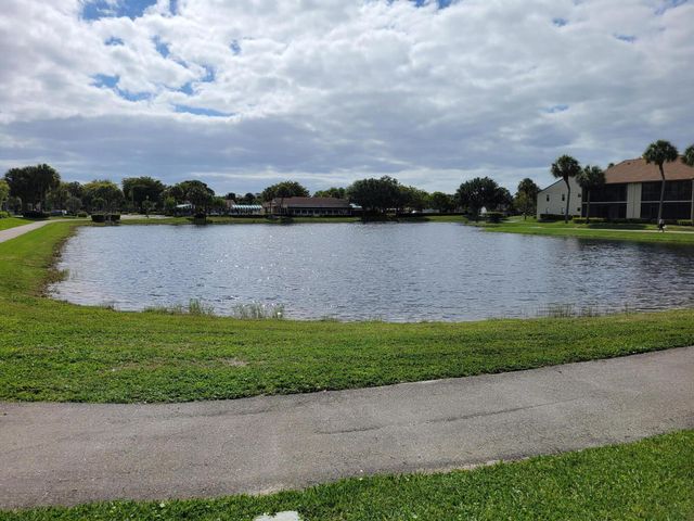 7892 Willow Spring Drive 1511, Lake Worth, FL 33467