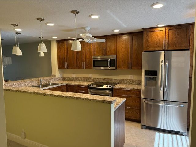 7892 Willow Spring Drive 1511, Lake Worth, FL 33467
