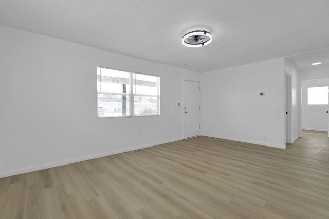 4572 Saint Anthony Lane, Columbus, OH 43213