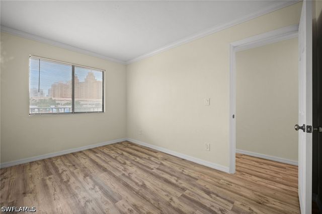 260 Southbay DR 207, Naples, FL 34108