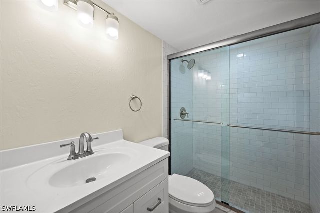 260 Southbay DR 207, Naples, FL 34108