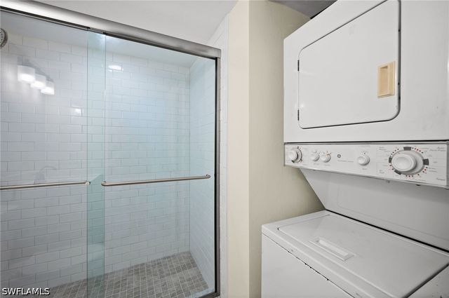 260 Southbay DR 207, Naples, FL 34108