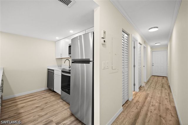260 Southbay DR 207, Naples, FL 34108
