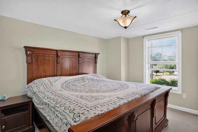 71 River St, Leominster, MA 01453