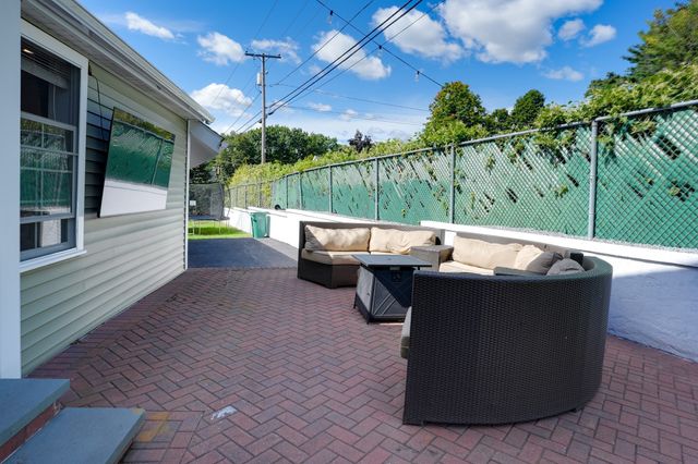 71 River St, Leominster, MA 01453