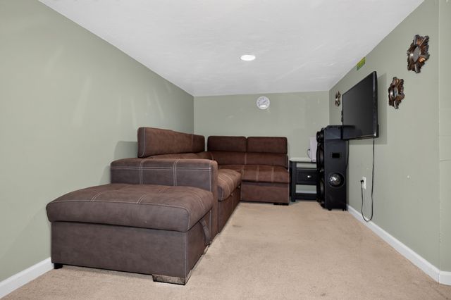 71 River St, Leominster, MA 01453