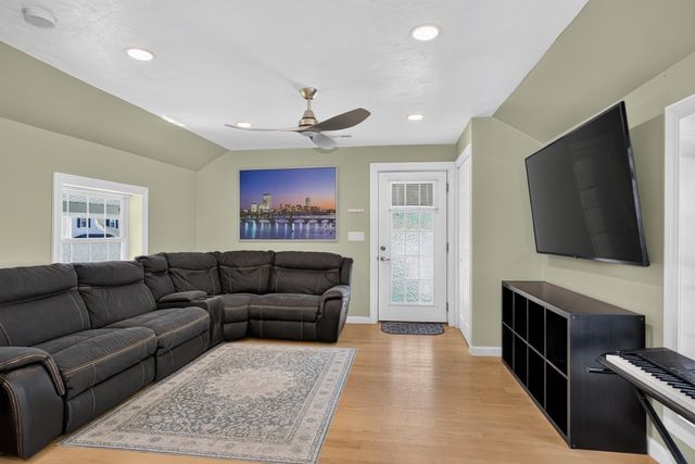 71 River St, Leominster, MA 01453