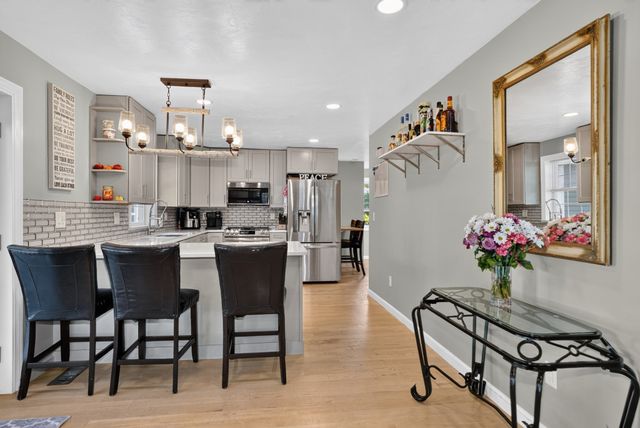 71 River St, Leominster, MA 01453