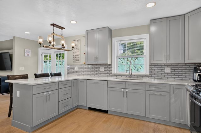 71 River St, Leominster, MA 01453