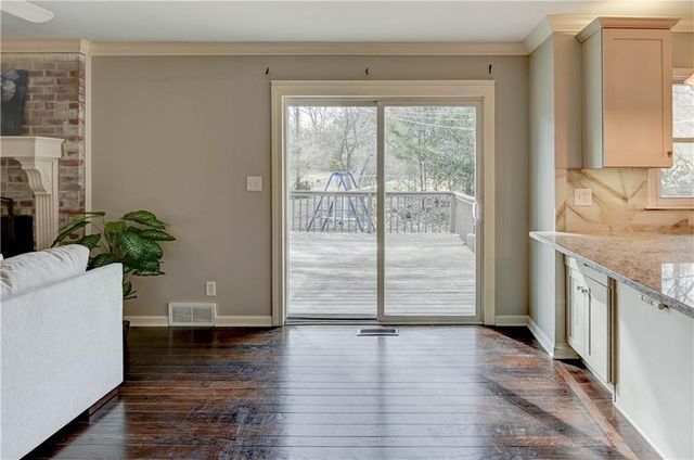 10708 Saint Catherines Lane, Kansas City, MO 64137