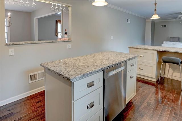 10708 Saint Catherines Lane, Kansas City, MO 64137
