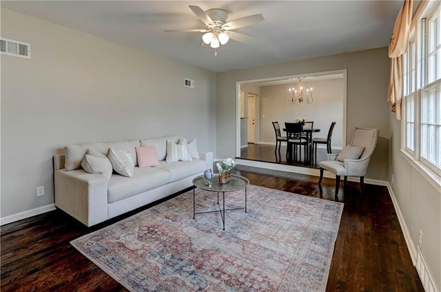 10708 Saint Catherines Lane, Kansas City, MO 64137