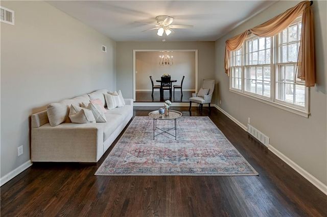 10708 Saint Catherines Lane, Kansas City, MO 64137