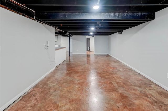 10708 Saint Catherines Lane, Kansas City, MO 64137