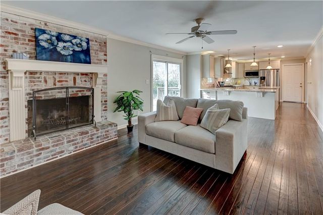 10708 Saint Catherines Lane, Kansas City, MO 64137