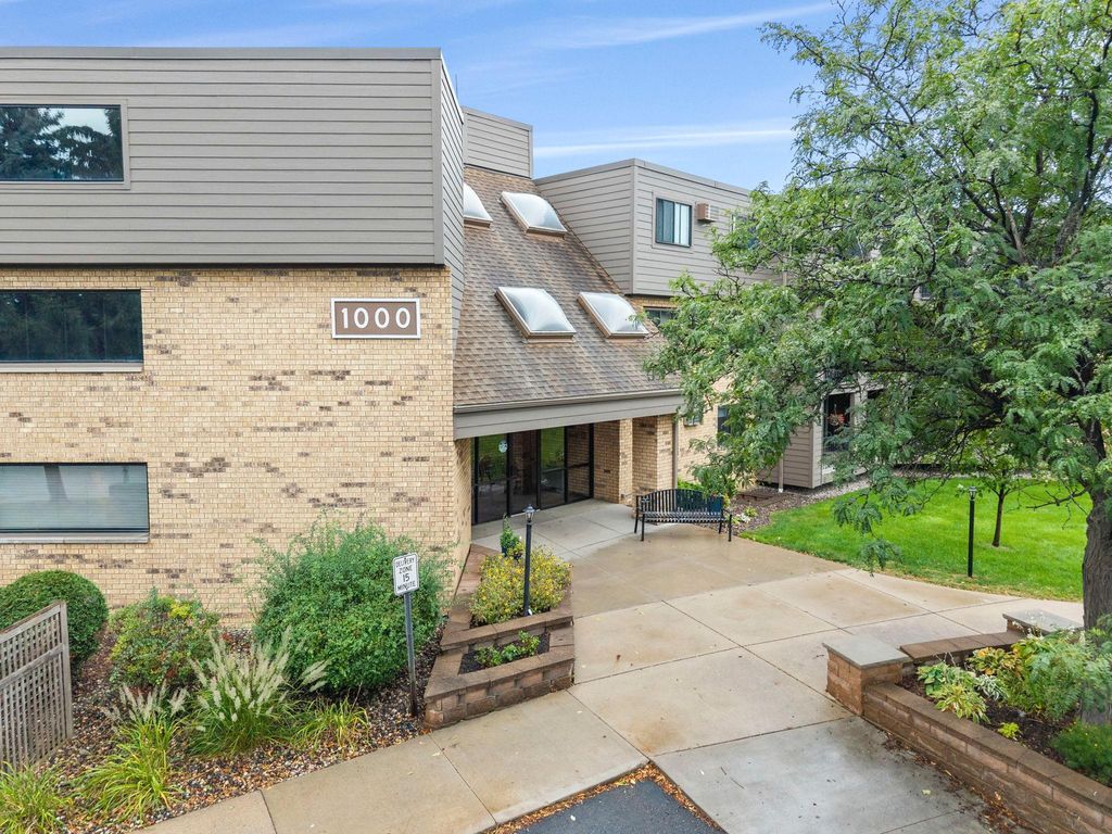 1000 41st Avenue NE 315, Columbia Heights, MN 55421 — photo 3